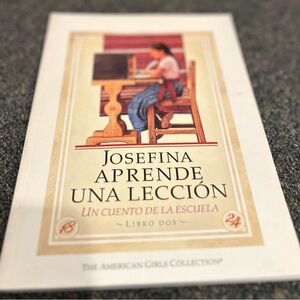 Josefina Aprende Una Lección Paperback Book - Cream & Red Cover